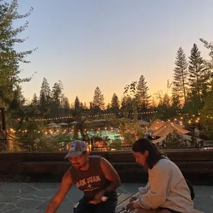 A beautiful evening at Rush Creek Lodge at Yosemite whether it's cloudy or sunny snowing it's always perfect. The sunset was amazing.