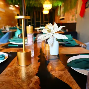 ramen and noodles, interior