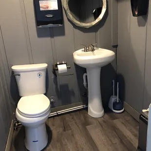 Cute single bathroom