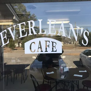 Everlean's Cafe