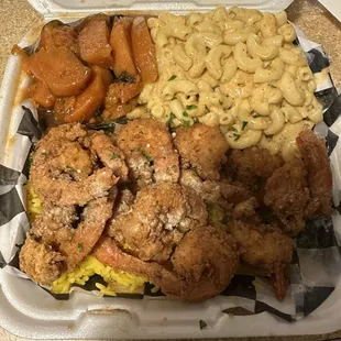 Fried jumbo shrimp, Mac and cheese and yams
