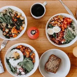 A range of healthier breakfast and lunch bowls.