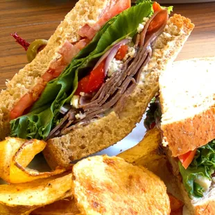 Roast Beef &amp; Bleu with House Chips