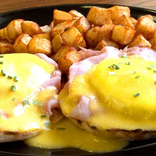 Eggs Benedict with Home Fries