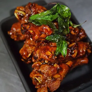 food, chicken wings and fried chicken
