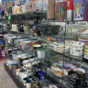 Mugs and kitchen items