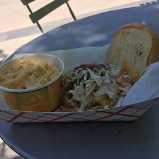 Pulled pork &amp; Mac &amp; Cheese