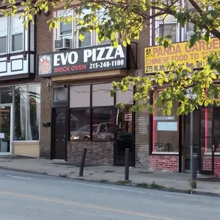 New and improved pizza restaurant at the corner of West Mount Pleasant and Lincoln Drive!