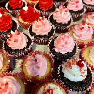 food, cupcakes, dessert