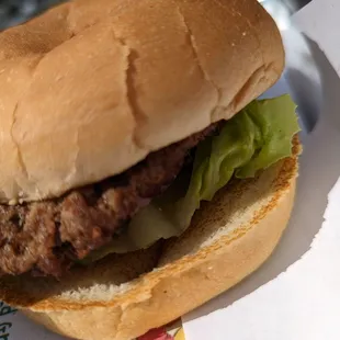 Killer backyard grill-tasting burgers