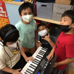 This is what preschooler do, learn key board during school hours!