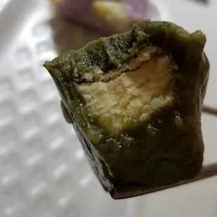 Ssuk (mugwort) songpyeon with mung bean filling (delicious and not too sweet). Awesome texture.