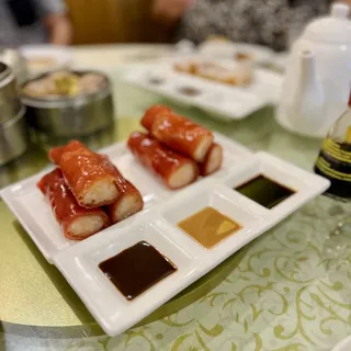 24.Red rice noodle roll with shrimp