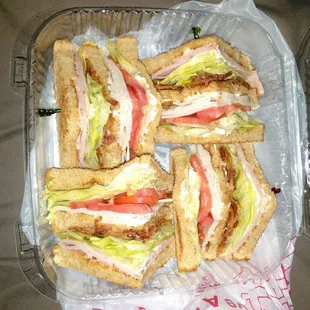 Executive Club @ Executive Cafe...Turkey, Ham, Bacon, Lettuce, Tomato and Mayo on your choice of bread...I went with Wheat(toasted).