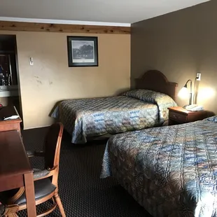Executive Inn & Suites