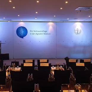 Products for more than just trade shows. Expolinc Classic Frame.