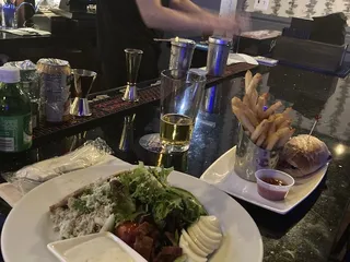 Fox & Hounds Neighborhood Sports Bar