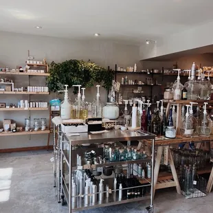 Shampoo / conditioner / body wash / body lotion / etc