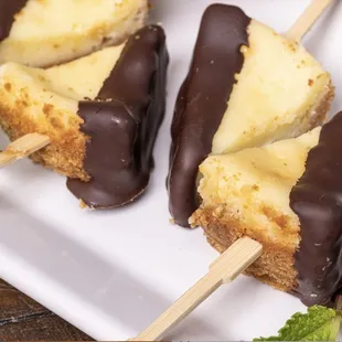 chocolate dipped cheesecake