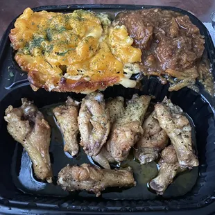 Lemon Pepper Chicken Wing Dinner (6pc) with Baked Macaroni and Candied Yams