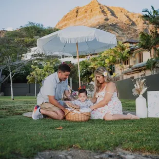 Family Vacations With Beach Beside Picnic