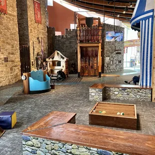 So much fu over here