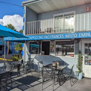 the outside of the restaurant