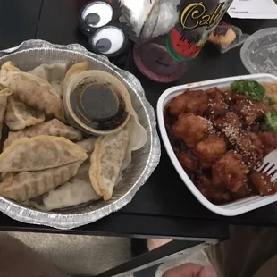 Another round of dumplings (1/2 fried, 1/2 steamed) &amp; sesame chicken delivered within 25 mins (10 min drive) but they forgot our coke