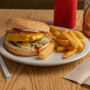 Cheeseburger w fries.