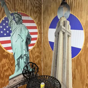 the statue of liberty and the statue of liberty