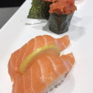 Salmon Nigiri