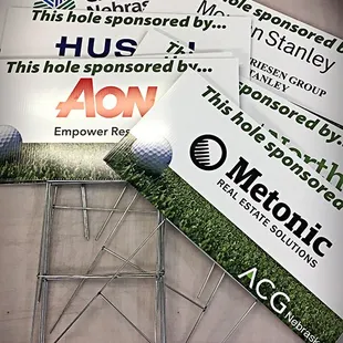 Express your image with signs of all sizes and substrates!