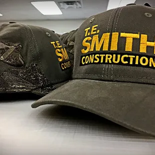 Express your image with apparel, such as caps, polos, jackets and bags!