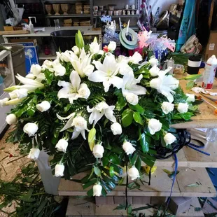 Casket spray
