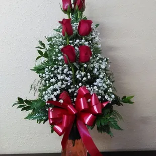 1/2 dozen red roses arrangement