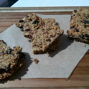 Dark Chocolate Cherry Pecan Granola Bar