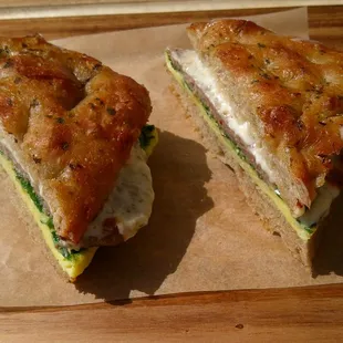 Breakfast in Bread!
Pasture-raised Sausage, Pasture-raised Egg Patty, and Creamy Cheese Blend on a Fluffy Focaccia bread