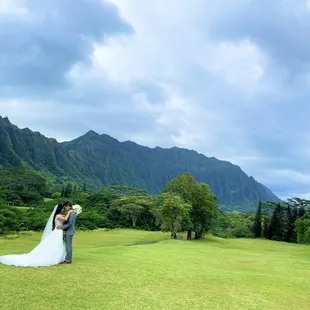 The majestic mountain views of Koolau Golf Course.