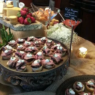 beef tenderloin bites with red onion jam