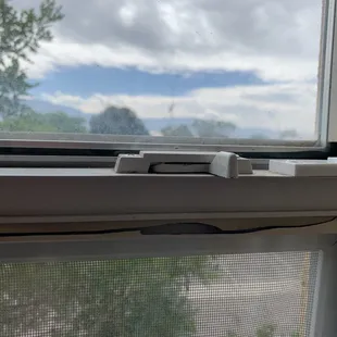 Didn't lock or unlock, it was broken in place.