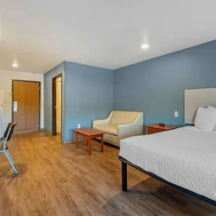 Deluxe Studio - 1 Full Bed