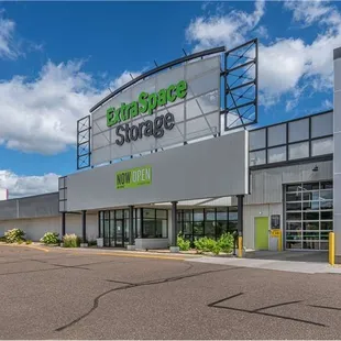 Beauty Image - Extra Space Storage at 1750 Hwy 36 W, Roseville, MN 55113