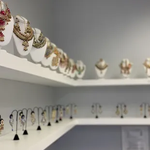 Full sets &amp; earrings