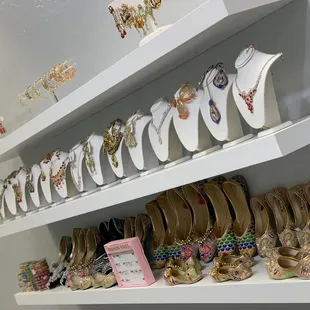 Accessories/traditional shoes