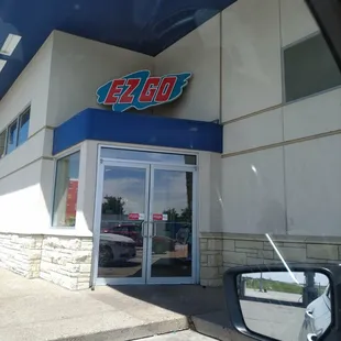 Back entrance.  Trucker side and folks in a hurry like me!