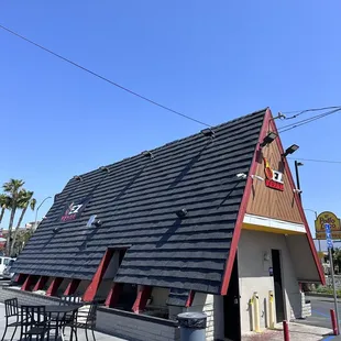 ramen and noodles, outside