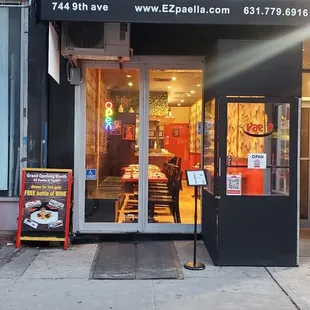 very cute place to enjoy tapas and a Great Paella