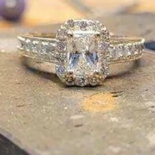 Diamond wedding ring
