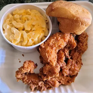 Spicy Tender Lunch Special w/ Mac and Cheese and Roll