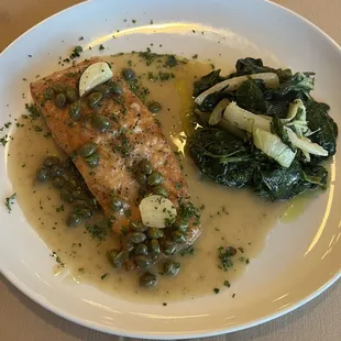 Salmon w spinach
